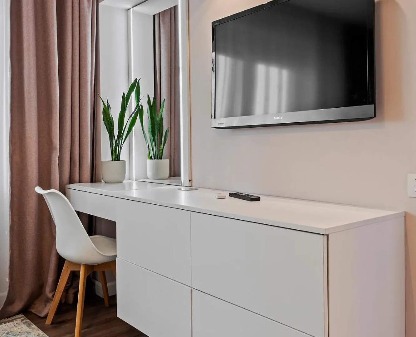 Parliament Retreat - Urban Hideaway Apartment Bucharest