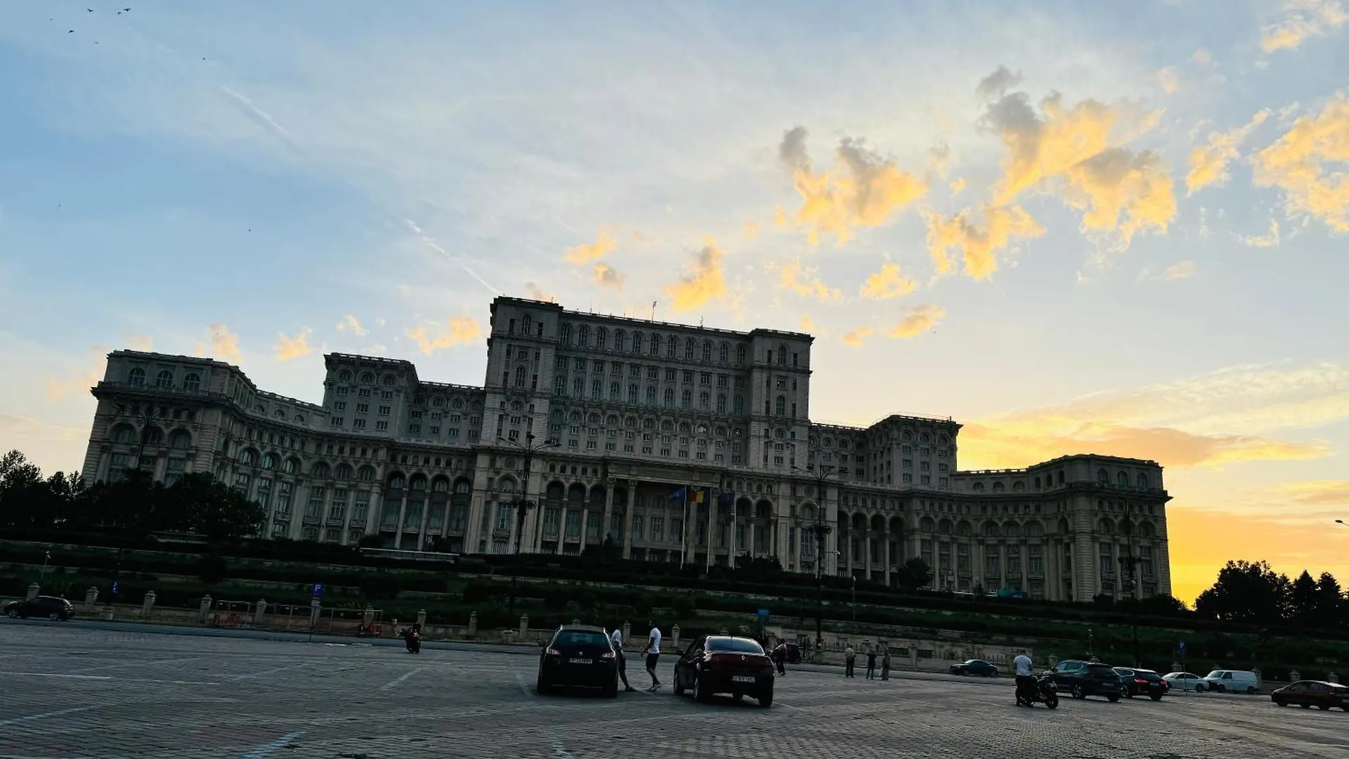 Parliament Retreat - Urban Hideaway Apartment Bucharest