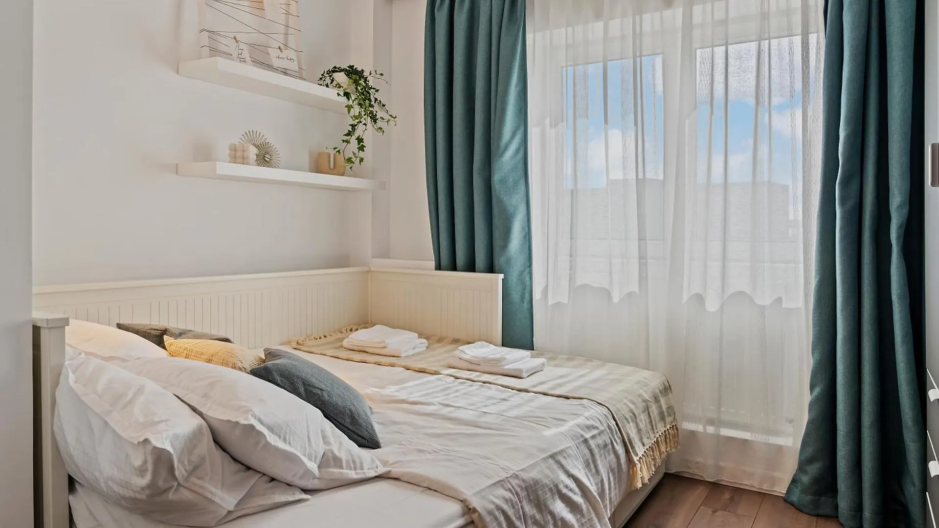 Parliament Retreat - Urban Hideaway Apartment Bucharest
