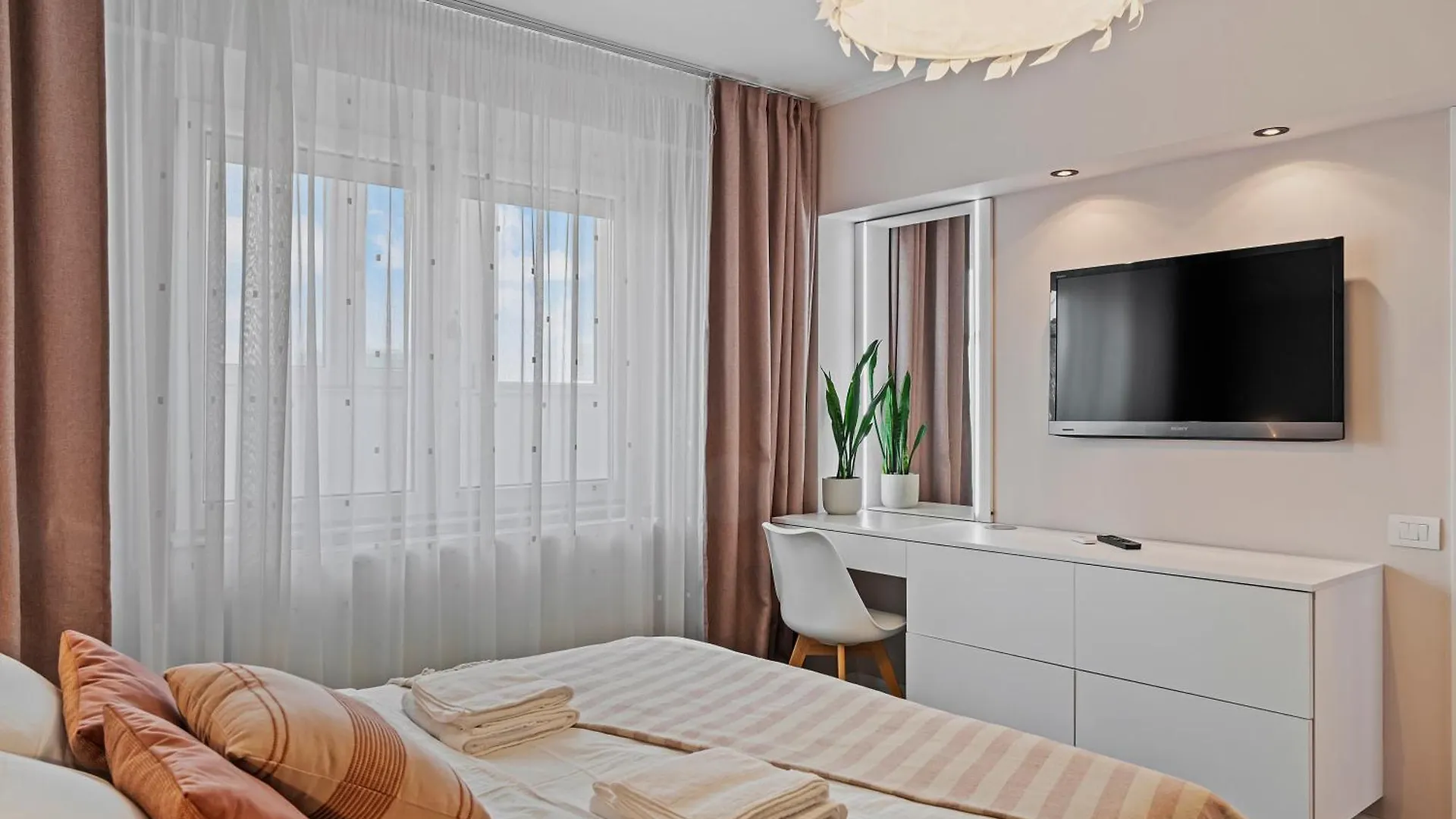 Parliament Retreat - Urban Hideaway Apartment Bucharest Romania