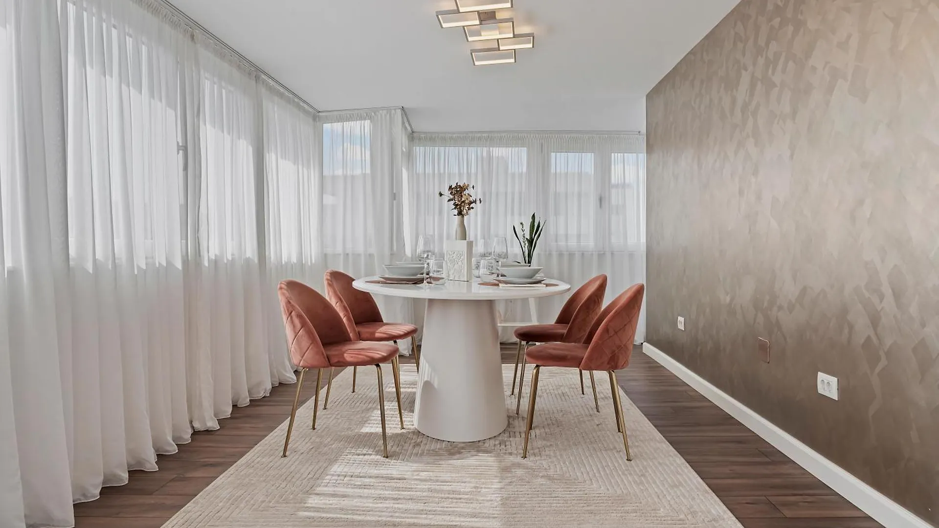 Parliament Retreat - Urban Hideaway Apartment Bucharest