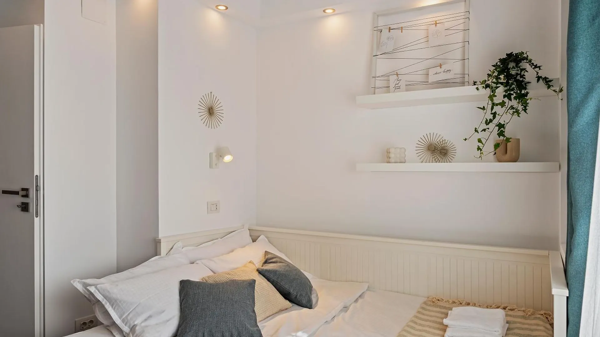 Parliament Retreat - Urban Hideaway Apartment Bucharest Romania